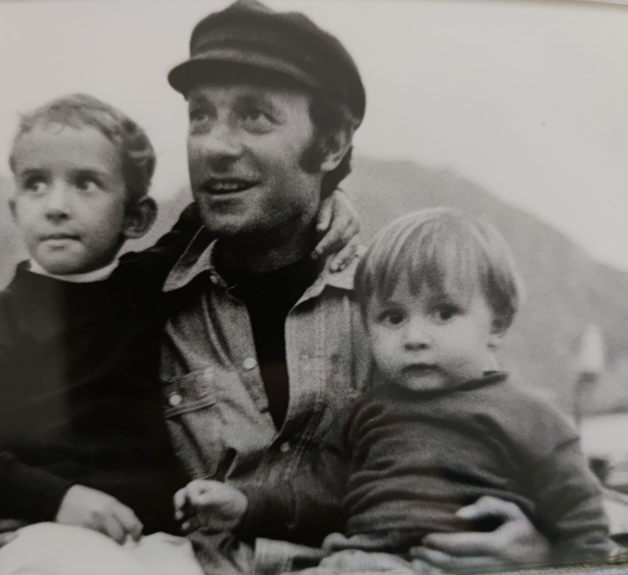 Aldo Assetta con i figli Carlotta e Nicola al Giglio